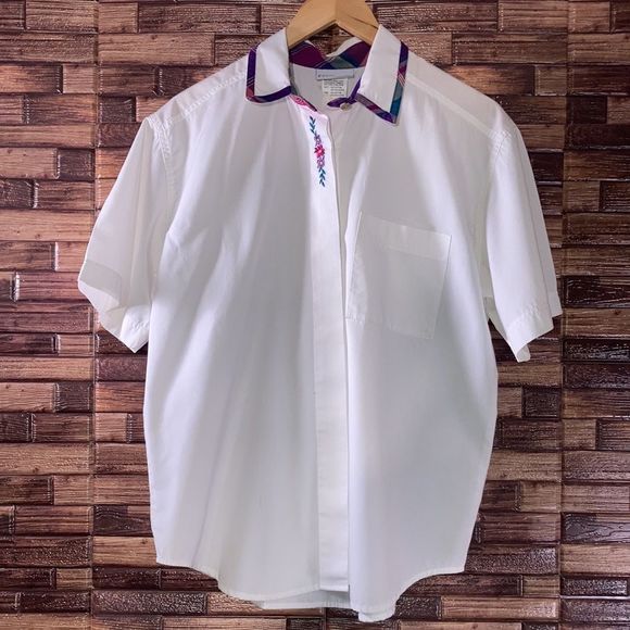 Jantzen Tops - Vintage 80’s Jantzen Womens Embroidered Medium White Button up
